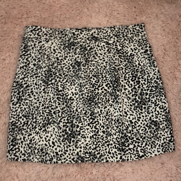 Black and white cheetah print skirt - Picture 2 of 4